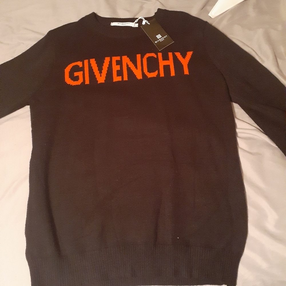 GIVENCHY KNIT SWEATER